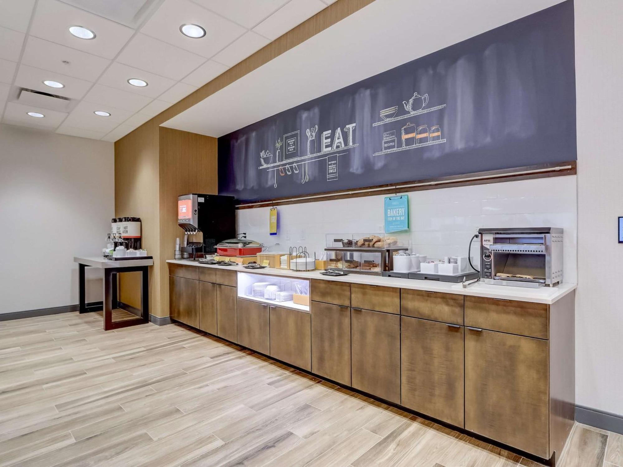 Hampton Inn & Suites Cincinnati Midtown Rookwood Exterior foto