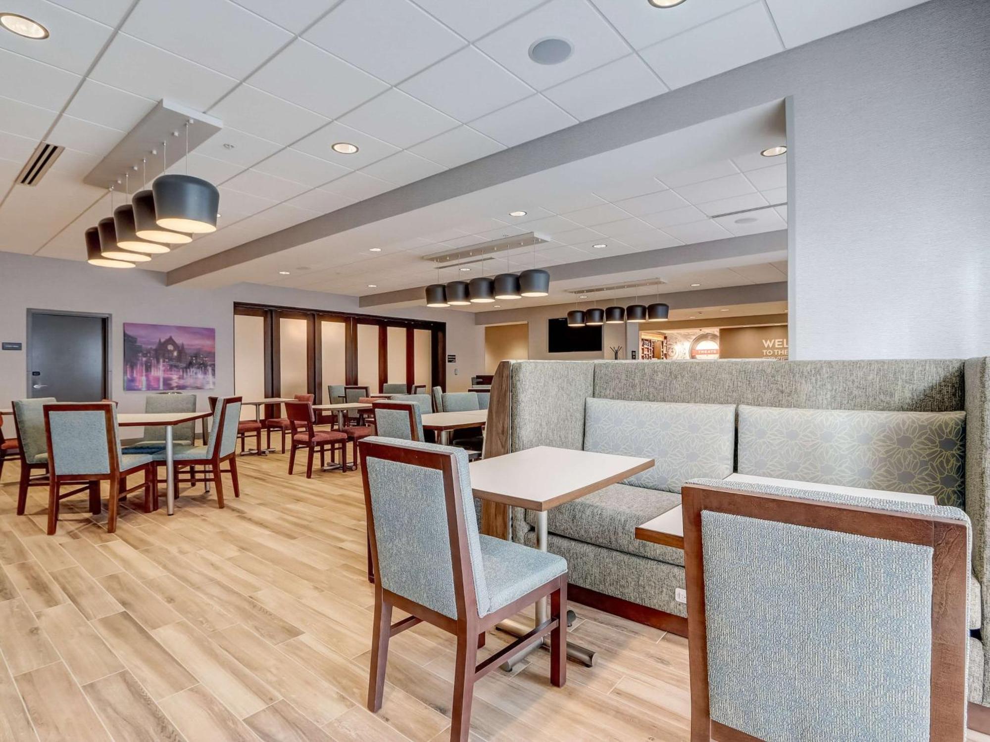 Hampton Inn & Suites Cincinnati Midtown Rookwood Exterior foto